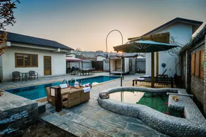 Scenery Retreats Taibai Mountain Hot Spring Villa Resort - Image 3