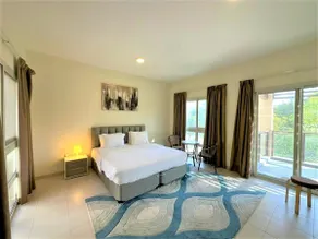 Gorgeous 3B Villa with Balcony in Ras Al Khaimah - Image 2
