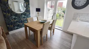 Coastal Corporate Stays - Image 4