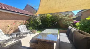 Self-contained and Peaceful en-suite with garden - Image 4