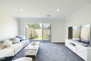 Stylish, Modern 3BR Charmhaven Getaway - Image 3