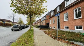 aday - Modern 2 Bedroom Charming Central Apartment with Public Parking - Image 4