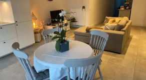Charming modern apartment in the heart of Antwerp with optional private parking - Image 4