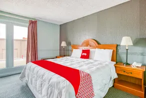 Garden Cove Hotel Suites - Image 3