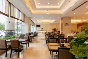 Mingcheng Jinjiang International Hotel - Image 4