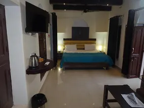 Foreigners Inn - 10 Minute Walk to KV Temple & Dashashwamedh Ghat- Free Parking- Alexa & Power Backup - Image 3