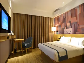City Comfort Inn Wuhan Optics Valley OuYada Yangjiawan Metro Station - Image 3