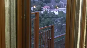 family home - Image 4