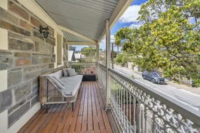 Family Retreat with Balcony and Courtyard - Image 4