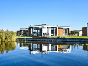 Luxury Waterfront Escape - Image 4