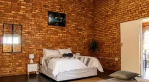 Relaxing Mountain Cottages w hikes, boma, pool - Image 2