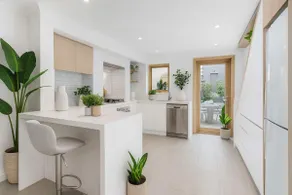 Stylish 3BR City Retreat Walk to CBD & Opera House - Image 4