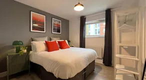 Modern Hatfield Apartment with Free Gated Parking - Image 4