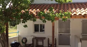 Red House - Image 5