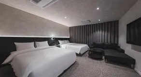 Goyouin & Holmes - Image 2