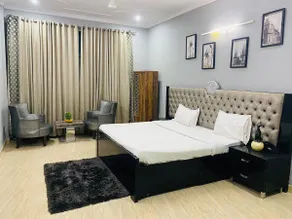 Comfy Stayz Bungalow BS 146 Sector 70 - Image 2