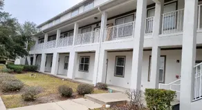 Spacious 2BR 2BA Suite - Walk to Mall & Hospitals - Image 3