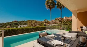 Private heatable infinity pool with sea views in La Mairena, Marbella - Image 4