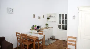 Schick apartment - Image 4