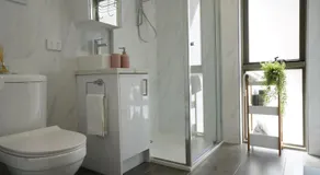 U1 Brunswick Living Ground Floor Patio Close to APT and CBD Free Wifi Tram at Doorstep - Image 2