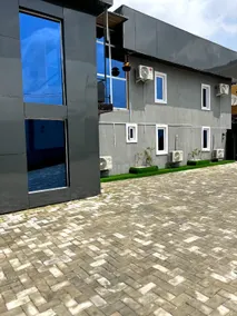 Glandov Suites - Image 4