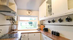 5 Wallace Road - Image 2