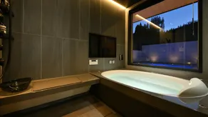 Sakura Villa with Hot Spring Pool - Image 4