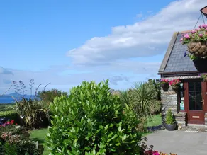Carbery Cottage Guest Lodge - Image 3