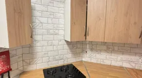 London Budget-Friendly Stay - Image 3