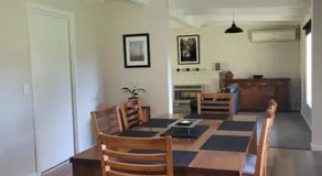 Healesville Schofield Cottage - Image 5