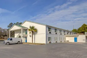 Plantation Inn & Suites Near Locust Grove I 75 - Image 4