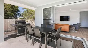 Barefoot Bay House - 10 Mins Walk to the Bay - Image 4
