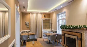 Emilia Lux Rooms - Image 4