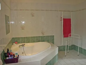 Detached spacious villa with private heated pool, 15 km from the Gorges du Verdon - Image 2