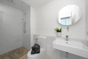 Central 2BR Near Queen Victoria Market - Image 5