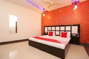 OYO 27916 Hotel Bubbles - Image 2