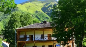 RUSO'S GuestHouse - Image 3