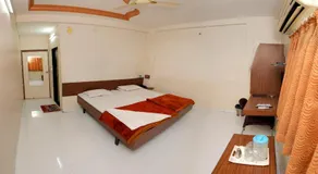 Hotel Regal Plaza - Image 2