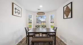 IAH Place: 4 bed, patio-sleeps 8+ - Image 5