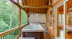 Perfect Couples Cabin w 2 Person Spa Bath - Image 4