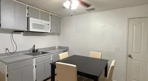 Serene 1-bedroom apartment with AC in Lehigh Acres, Florida - Image 3