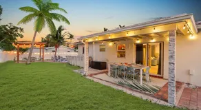 Luxury Heated Pool Oasis-10 mins to BEACH- Fast WiFi - Image 5