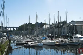 Stenhus i Bretagne nær Morlaix Bugt - Image 3