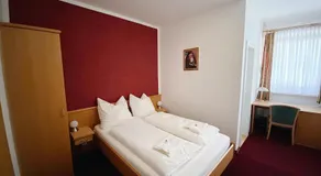 Waldrestaurant & Hotel - Image 2