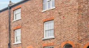 Cosy 2 Bedroom Macclesfield House - Image 3