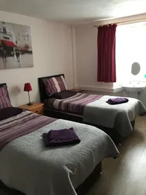 Station View Guest House - Image 4