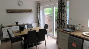 The Cambridge Suites - Tas Accommodations - Image 3
