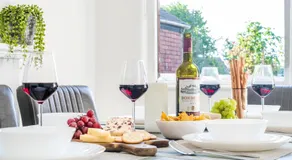 Contractor Friendly - Sleeps 7 - Fast WiFi - Near A50 - Image 4