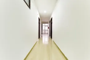 OYO 72616 Hotel White Rock - Image 2