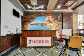 Hotel O Seven Horses Hotel - Image 2